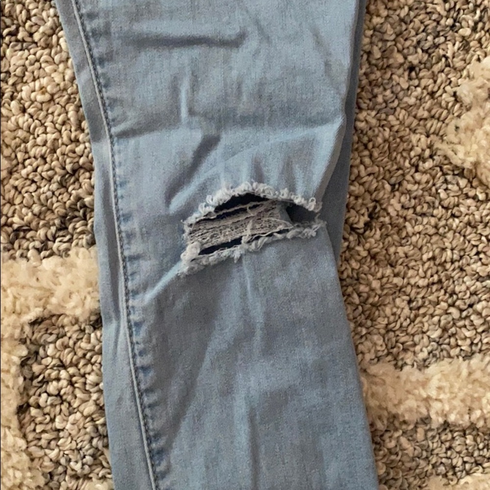 Packing Jeans - Picture 2 of 5